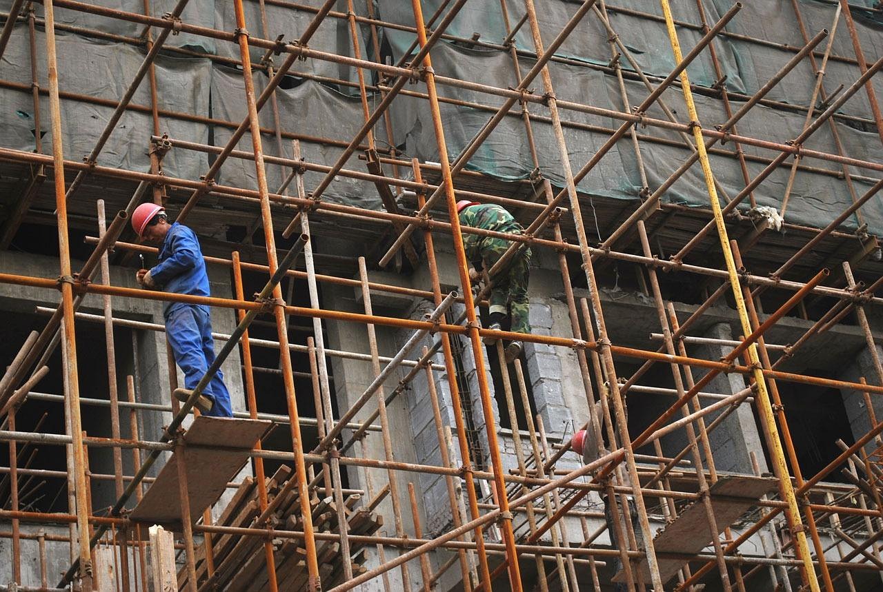 Montage échafaudage chantier Douala Cameroun